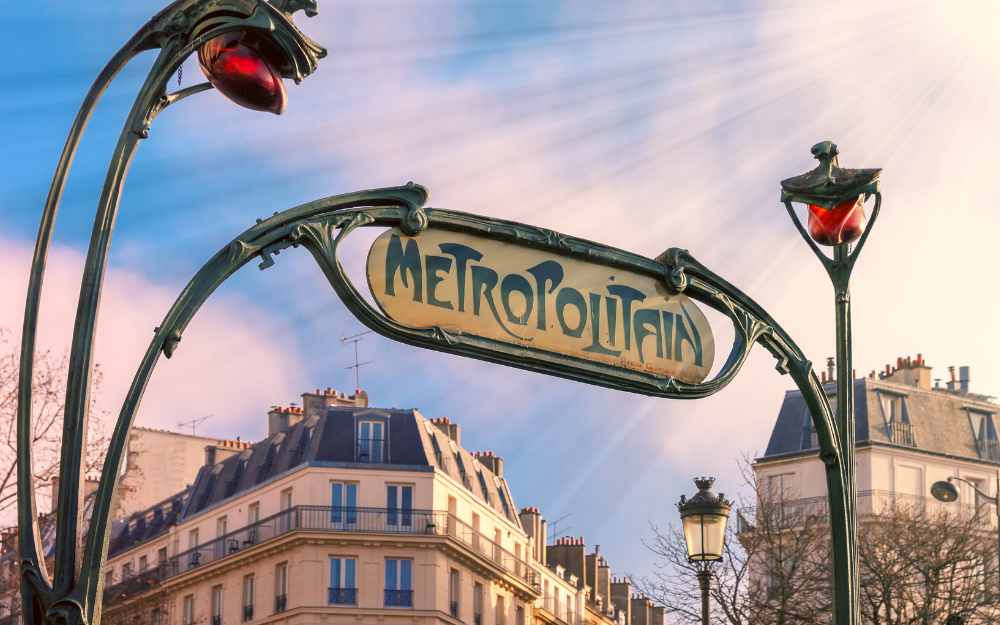 Castex "disponible" pour travailler à l'accessibilité du métro parisien